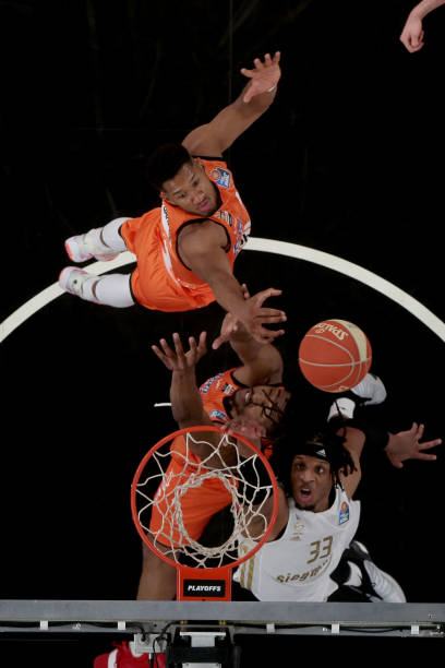 在密切关注 在密切关注